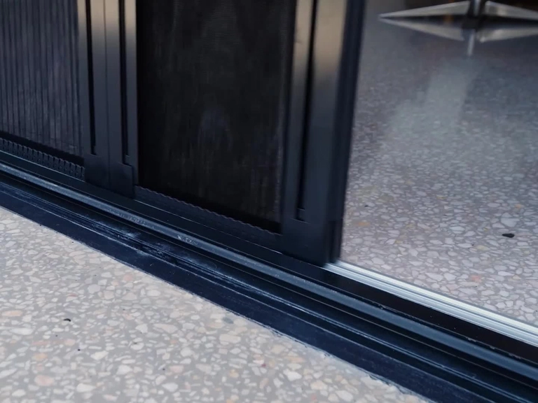 Çayyolu Akordiyon Sineklik Özel Ölçü ve Ebatlarda Sineklik Çözümleri